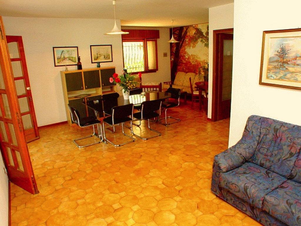 Lignano Riviera With Fireplace & Air Conditioning Lignano Sabbiadoro Buitenkant foto